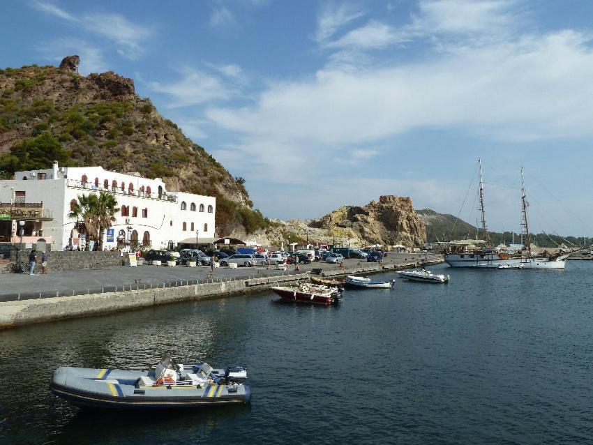 Готель Vulcano Beach Екстер'єр фото