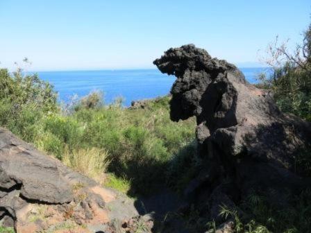 Готель Vulcano Beach Екстер'єр фото